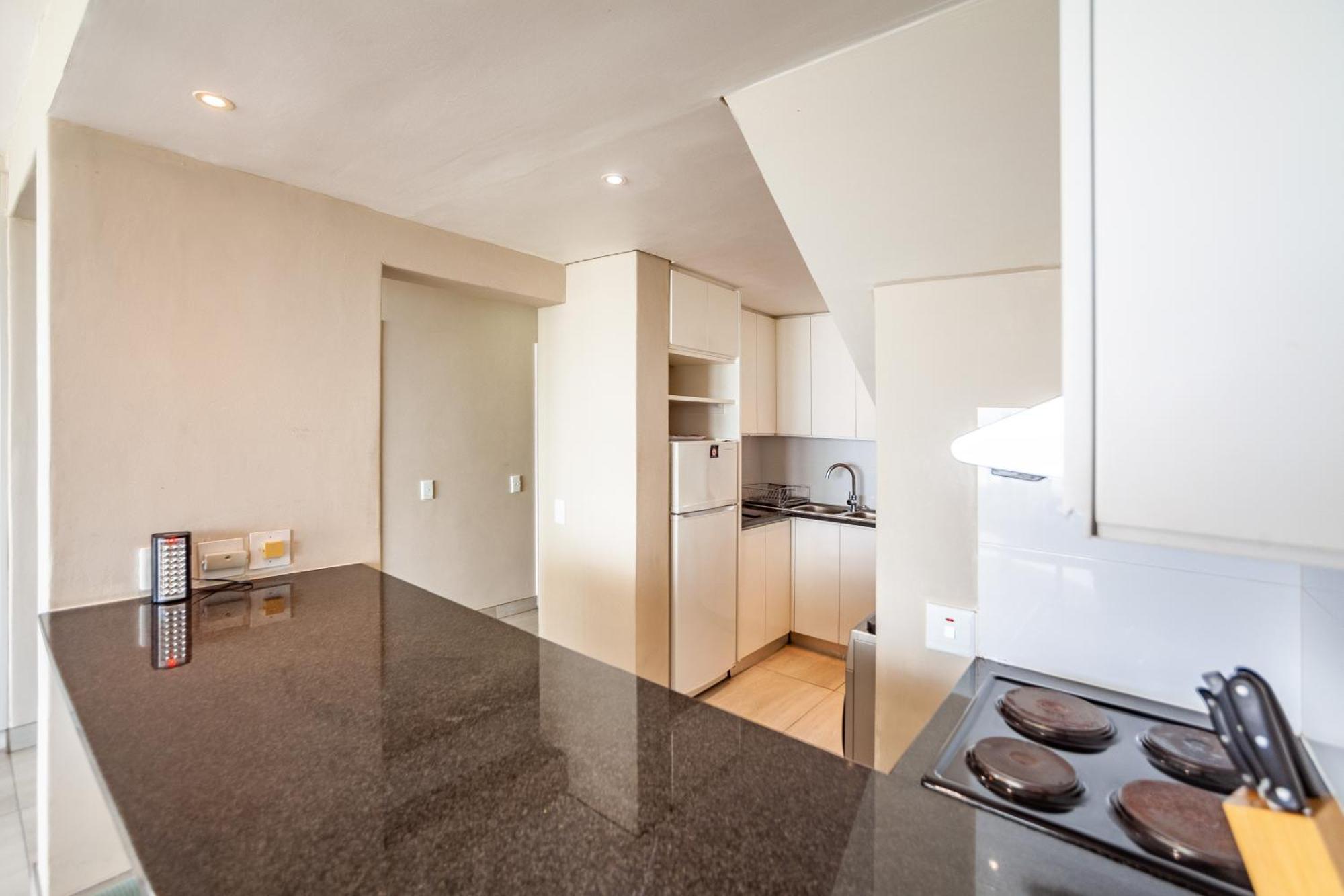 Luxury Private Beachfront 2 Bedroom Dolphin Apartment, Blouberg, *