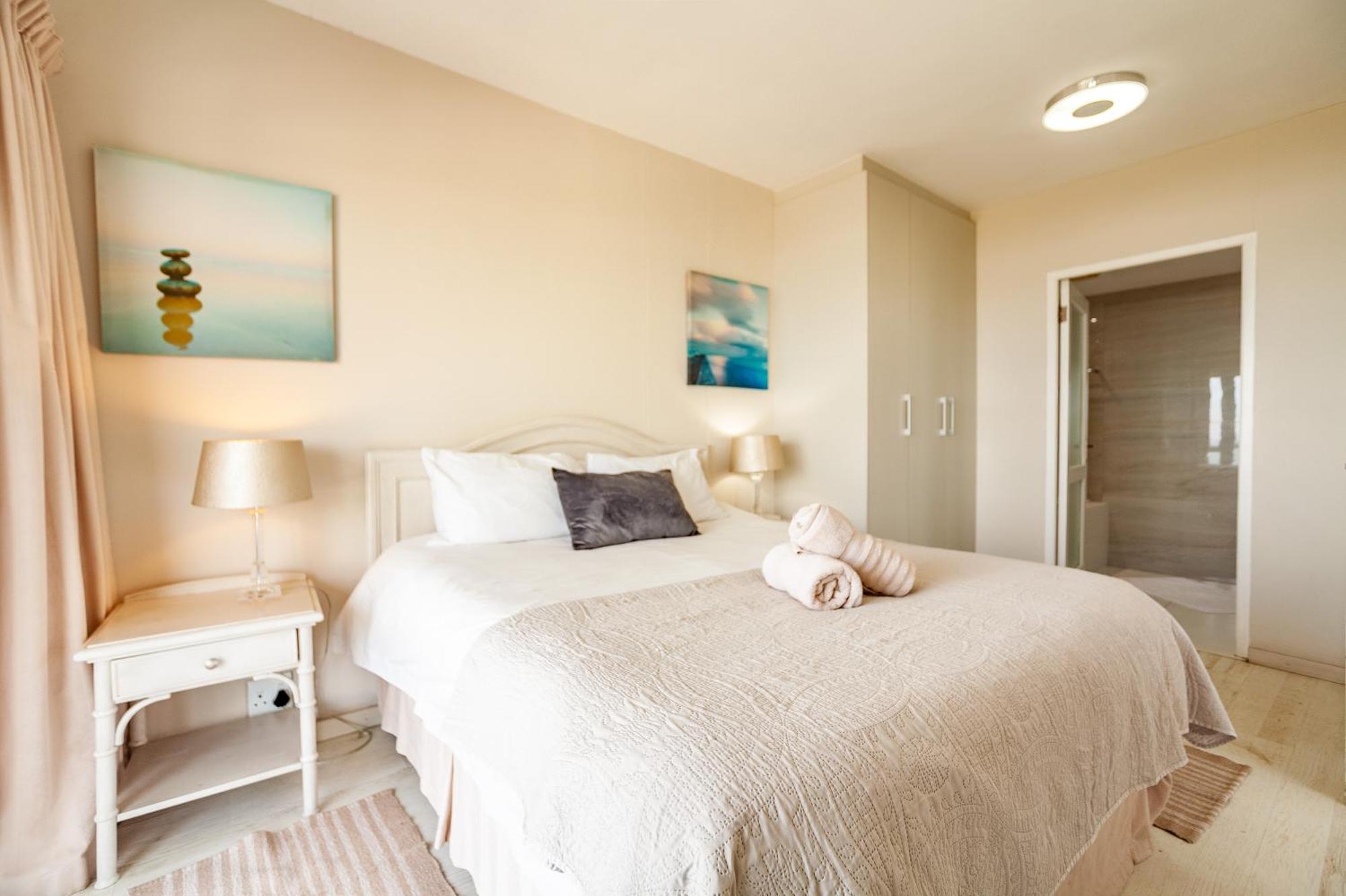 Apartment Luxury Private Beachfront 2 Bedroom Dolphin Apartment, Blouberg, Cape Town